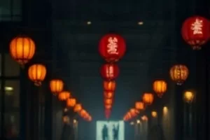浮云里女主角在雨中独自走远的背影